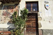 15 Casa Annovazzi con stemma, affresco, meridiana...
